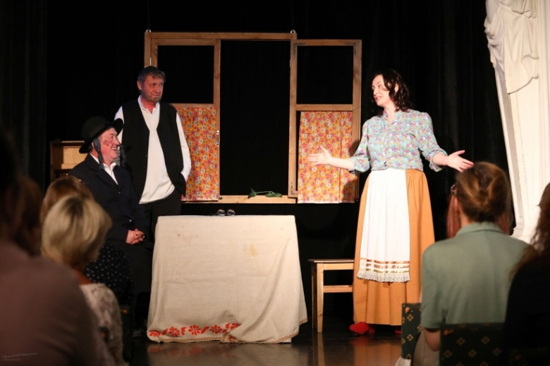 &laquo;Блуждающие звезды&raquo;. Спектакль в деревне Низино