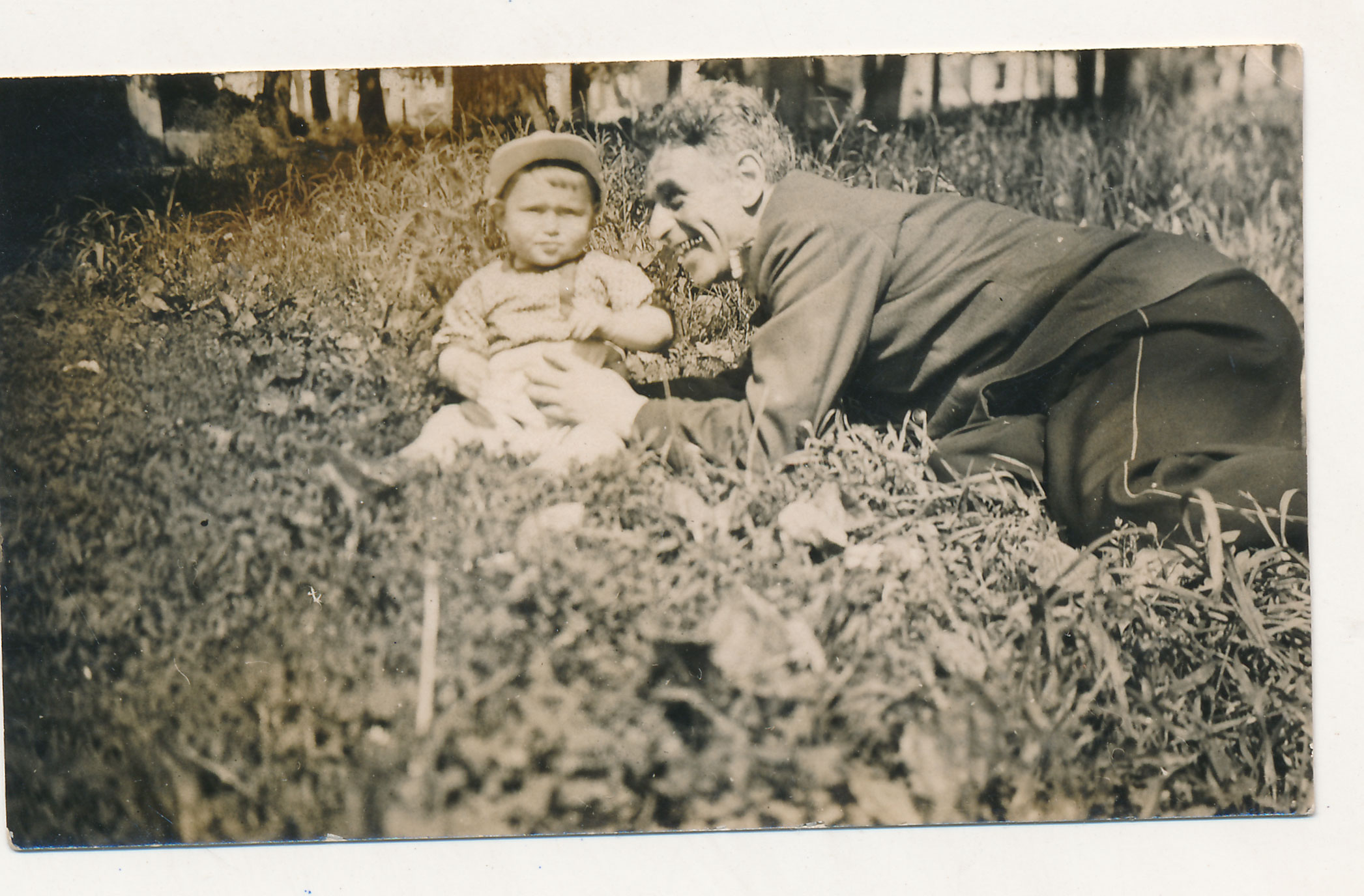 Гирш Медалье с сыном Борисом. Смоленск, 1950 г. 