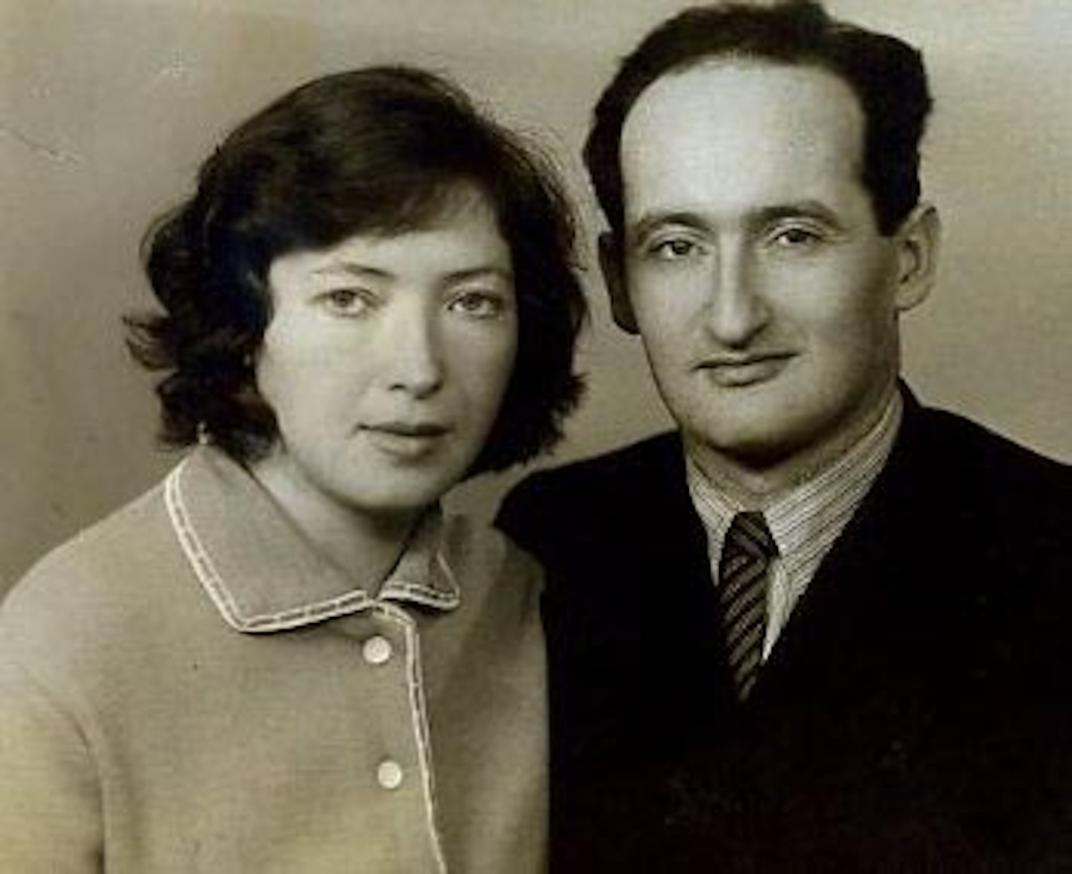 Виссарион и Стелла – родители Ирины и Юлии