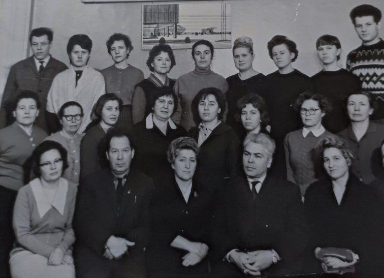 Лаборатория прогнозов ВИЗРа, 1967 год. Илья Поляков в первом ряду второй справа. Архив Дины Поляковой