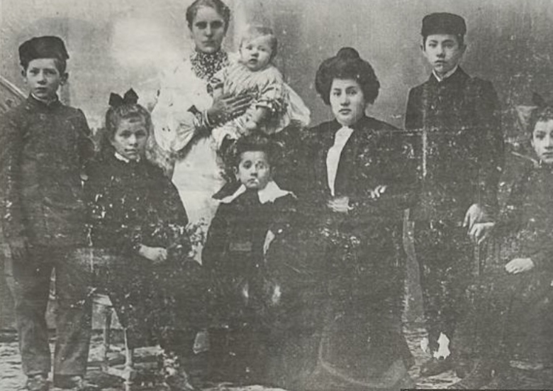 Семья Арона Бокштейна. Москва. 1908