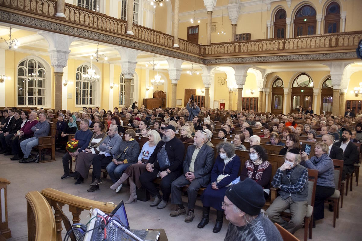 В Синагоге Петербурга состоялся юбилейный концерт кантора Баруха Финкельштейна