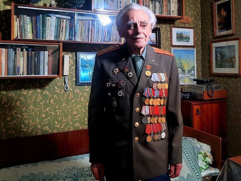 images/news/novosti/2025/07/ushel-iz-zhizni-103-letnij-veteran-arkadij-davidovich-zabezhinskij_gl.jpg