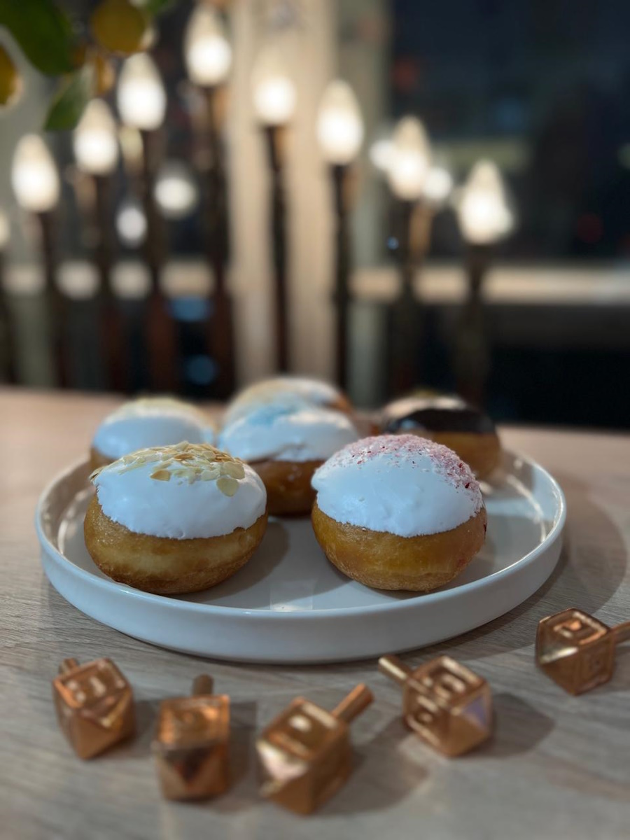 В магазине Кошер продаются товары к Хануке 2025 г