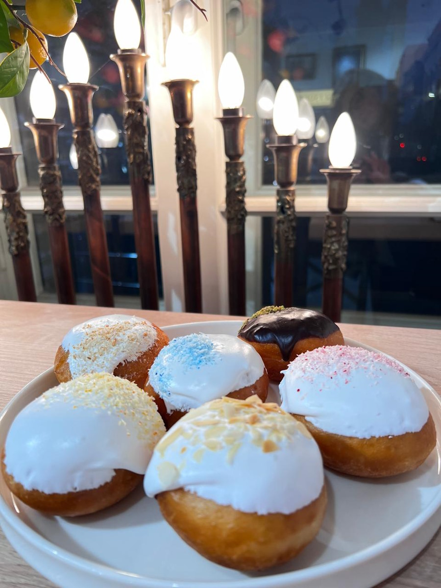 В магазине Кошер продаются товары к Хануке 2025 г