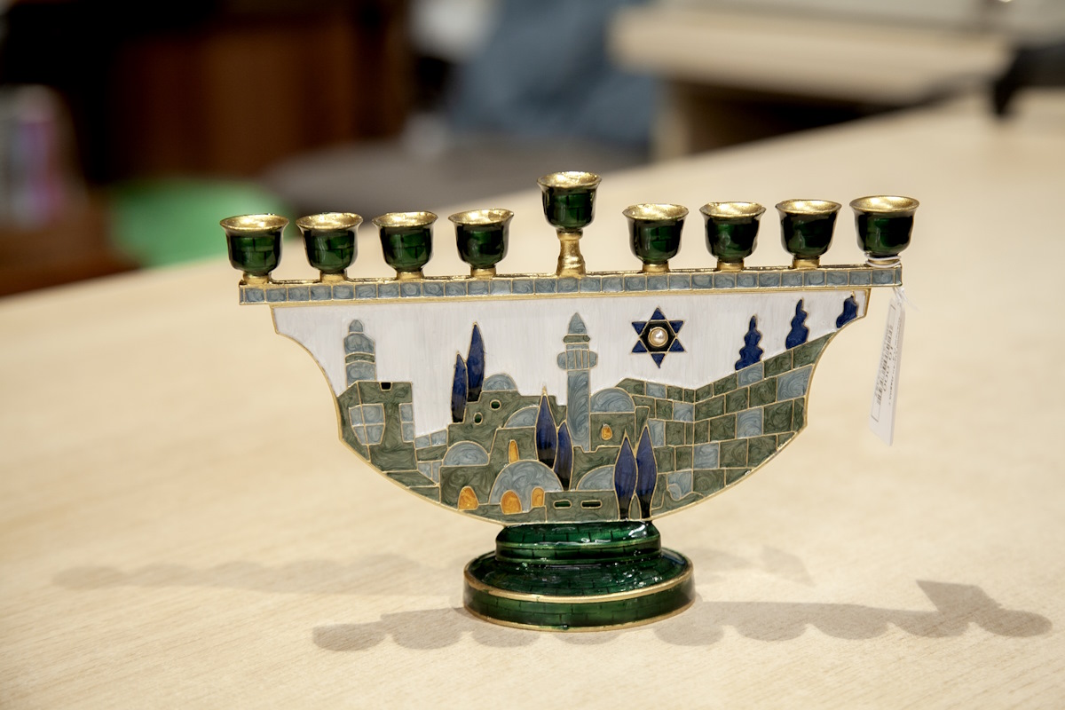 В магазине Кошер продаются товары к Хануке 2025 г