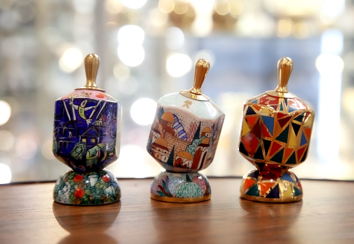 В магазине Кошер продаются товары к Хануке 2025 г