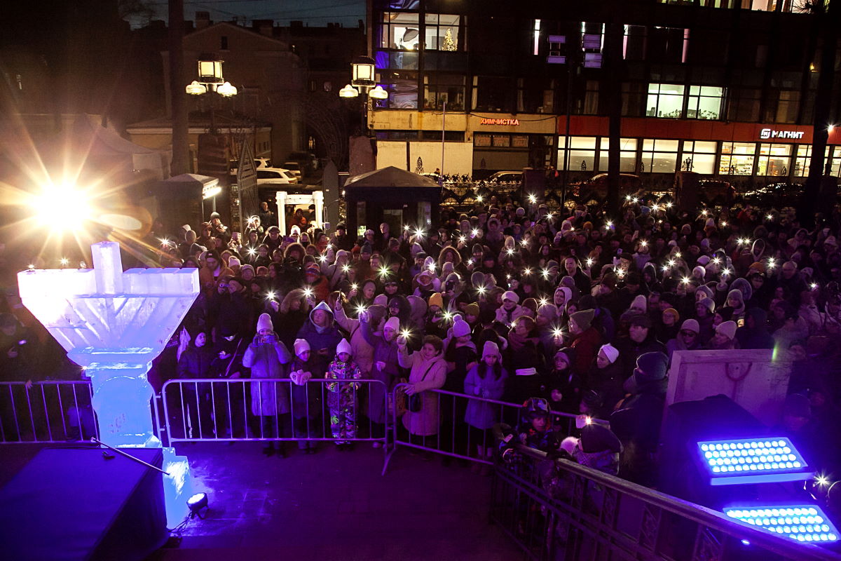 В Петербурге торжественно отпраздновали Хануку
