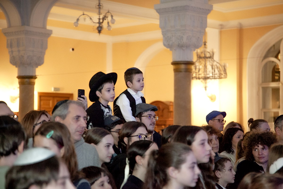 В Петербурге торжественно отпраздновали Хануку