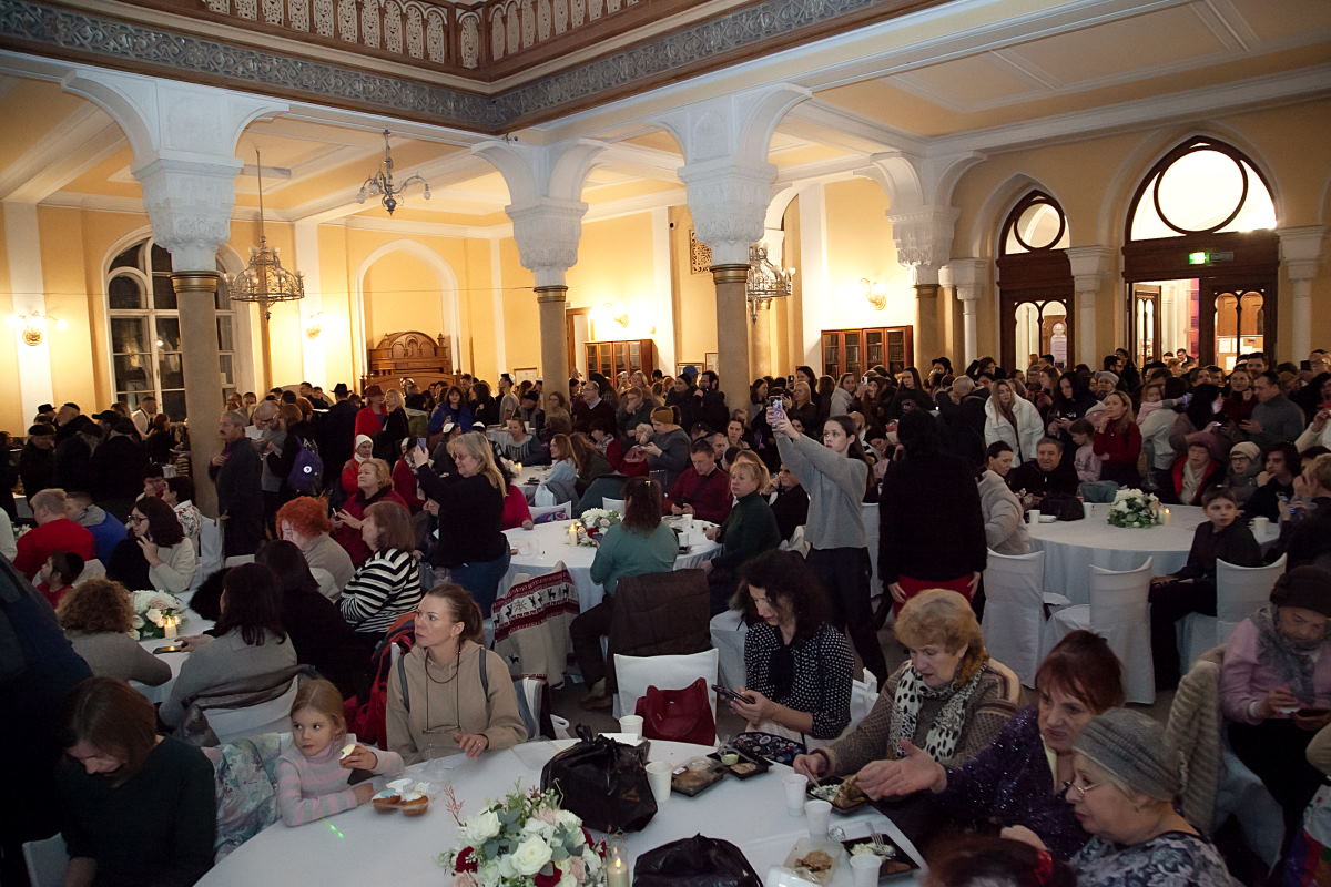 В Петербурге торжественно отпраздновали Хануку