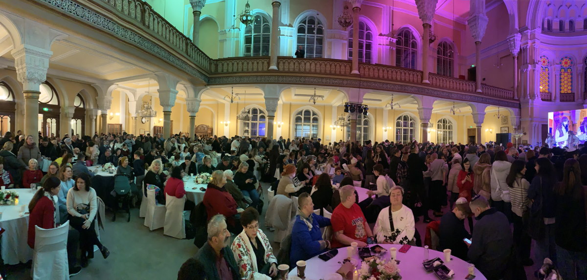 В Петербурге торжественно отпраздновали Хануку