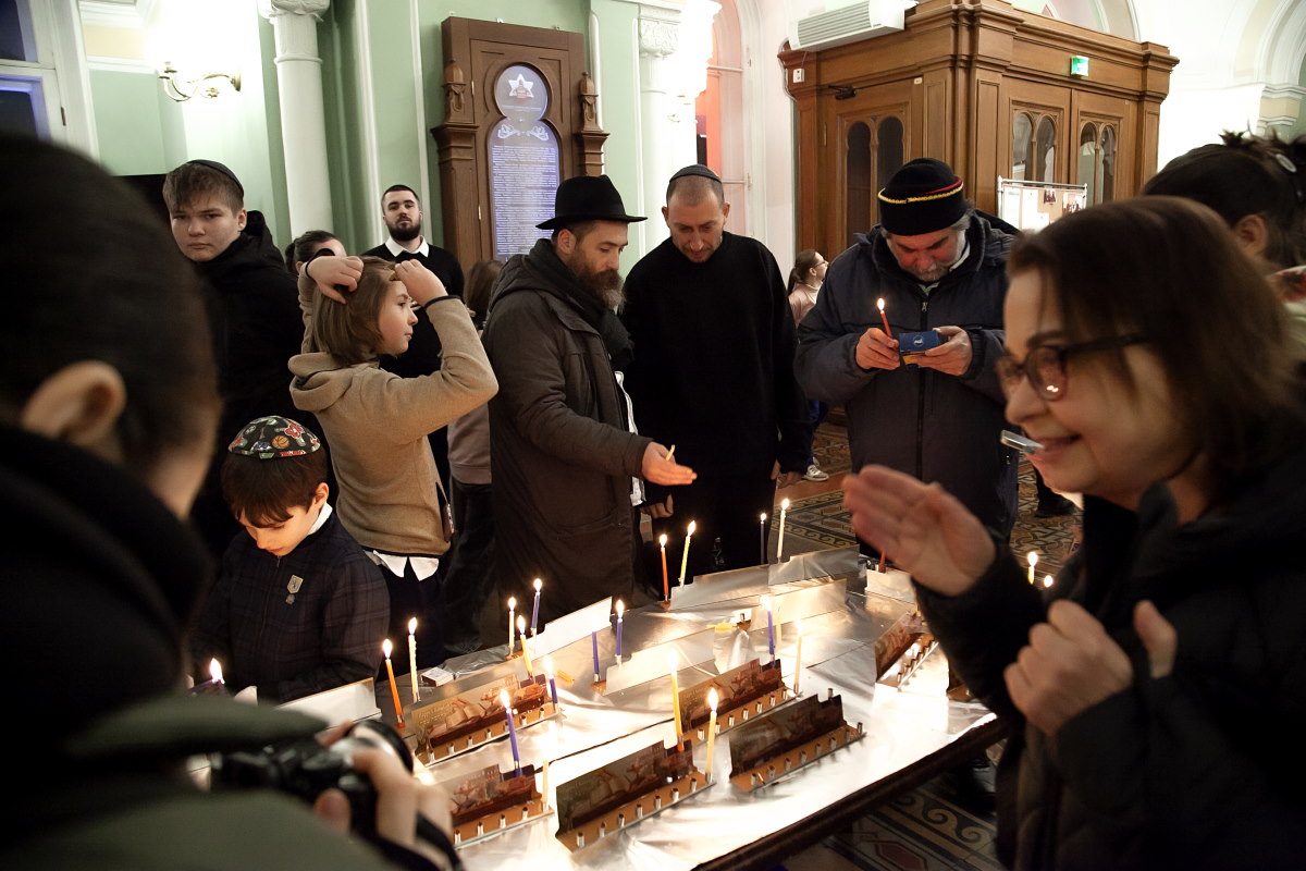 В Петербурге торжественно отпраздновали Хануку