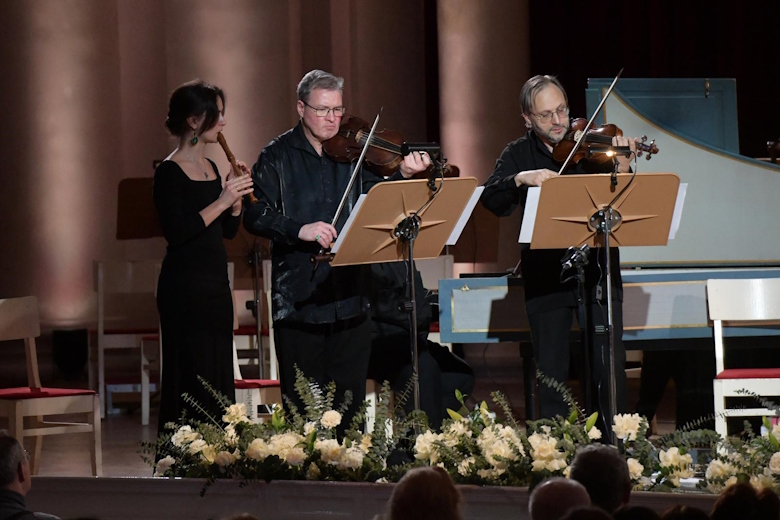 Желтые звезды