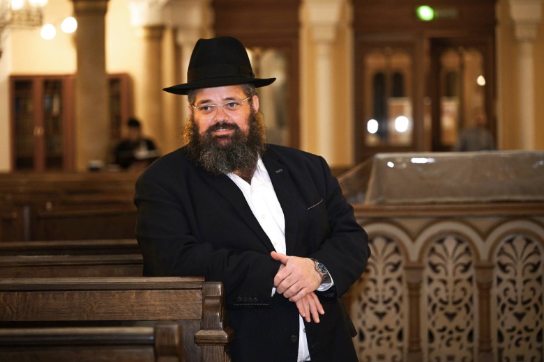 Раввин Шауль Брук в петербргской Синагоге. Фото Даши Кооп