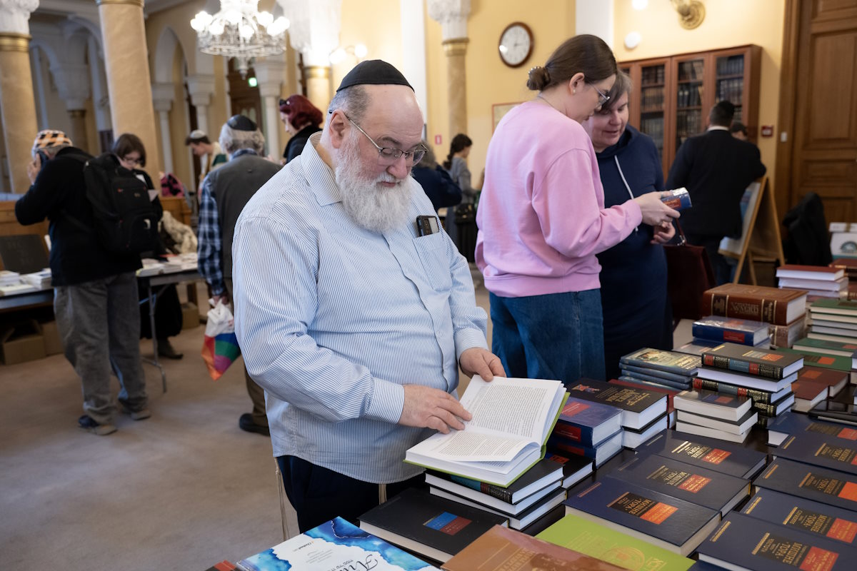 В Петербурге состоялся День еврейской книги 2026